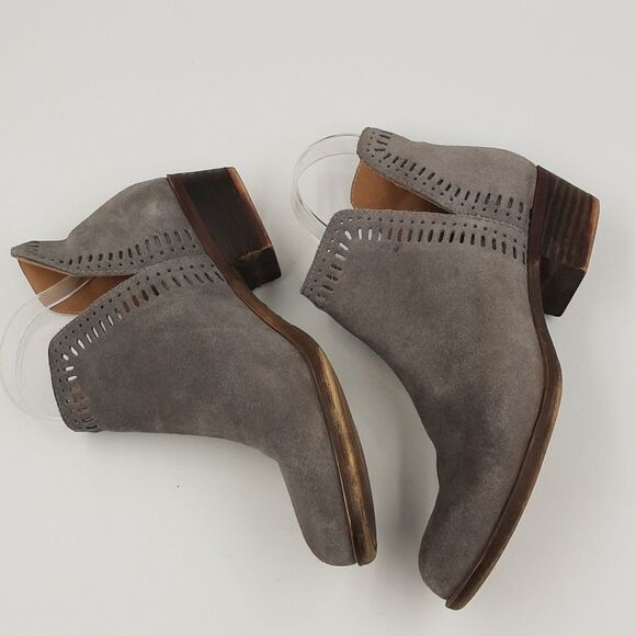 𝅺lucky BRAND Gray Cut-Out Laser Cut Ankle Booties Size 7.5/38 - Picture 4 of 11